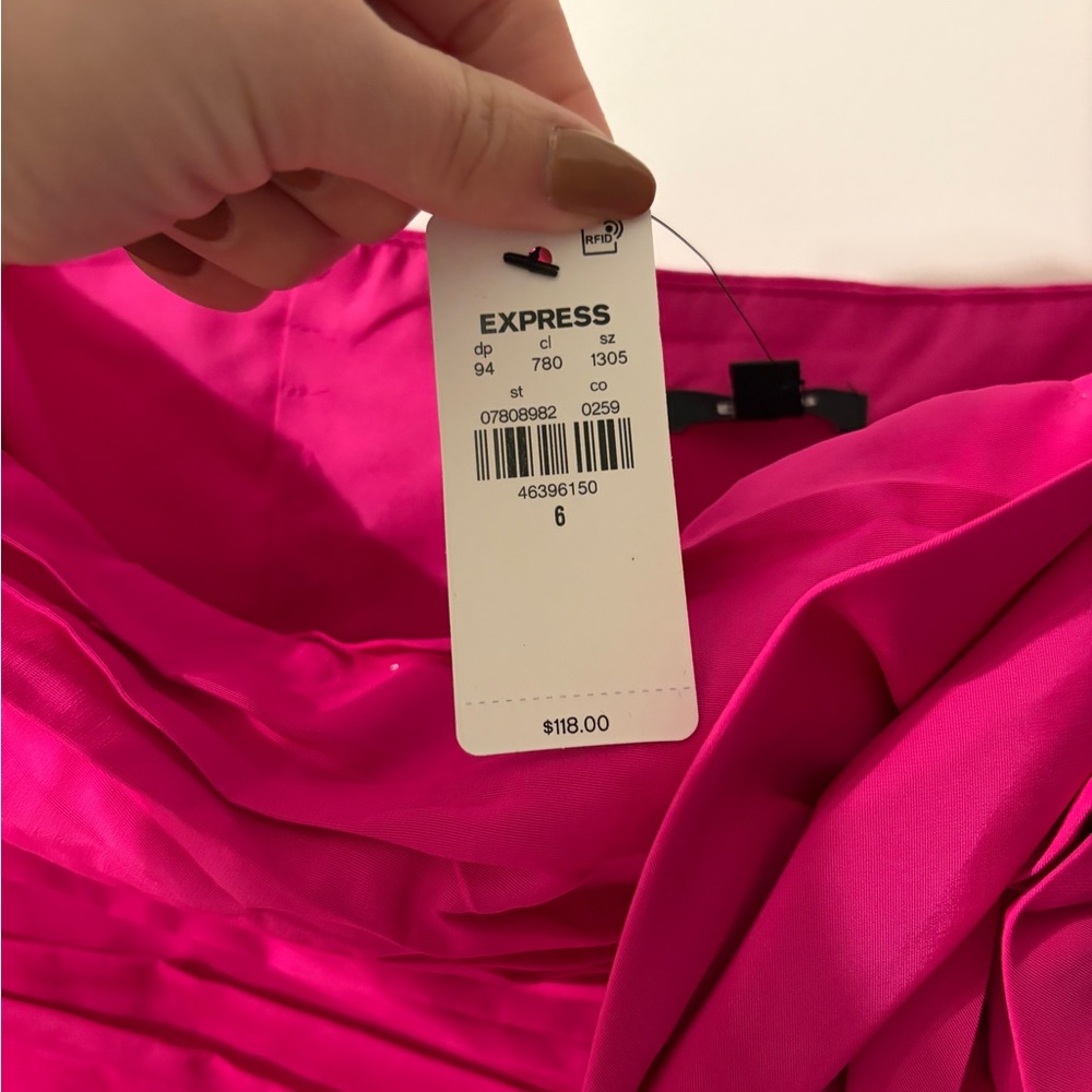 Express Fuchsia One Shoulder - Picture 4 of 4
